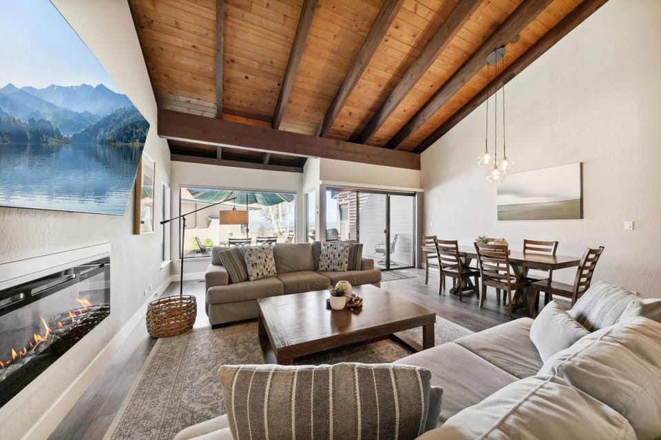 Lakeland Village #622 - Lakeside Relaxation House in South Lake Tahoe