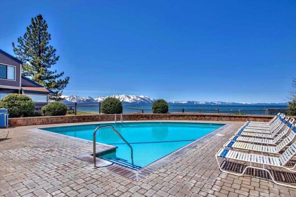Lakeland Village #622 - Lakeside Relaxation House in South Lake Tahoe