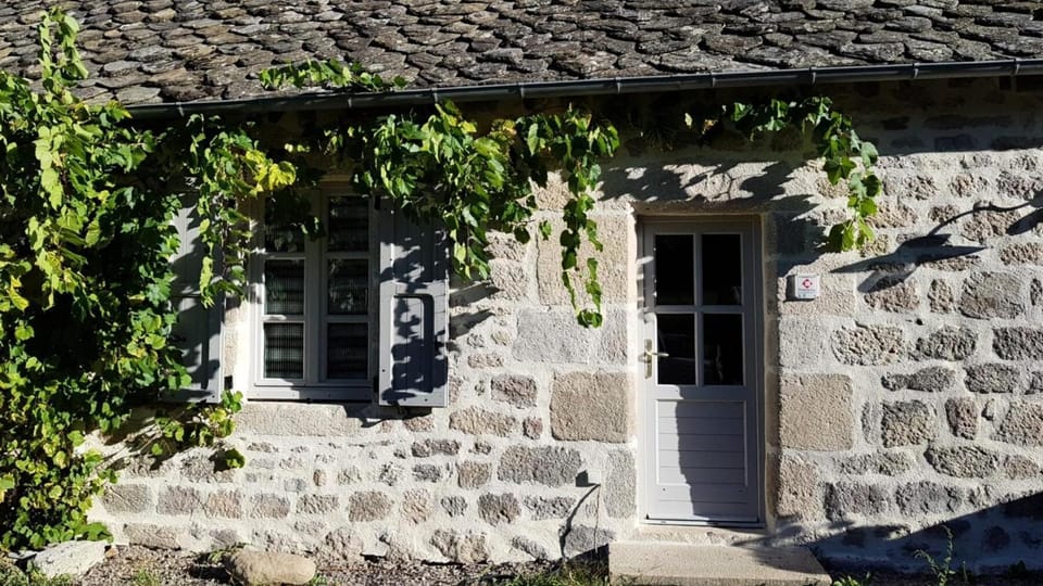 Gîte de France Les 7 sources 3 épis - Gîte de France 8 personnes MAE-8954 Apartment in Occitanie