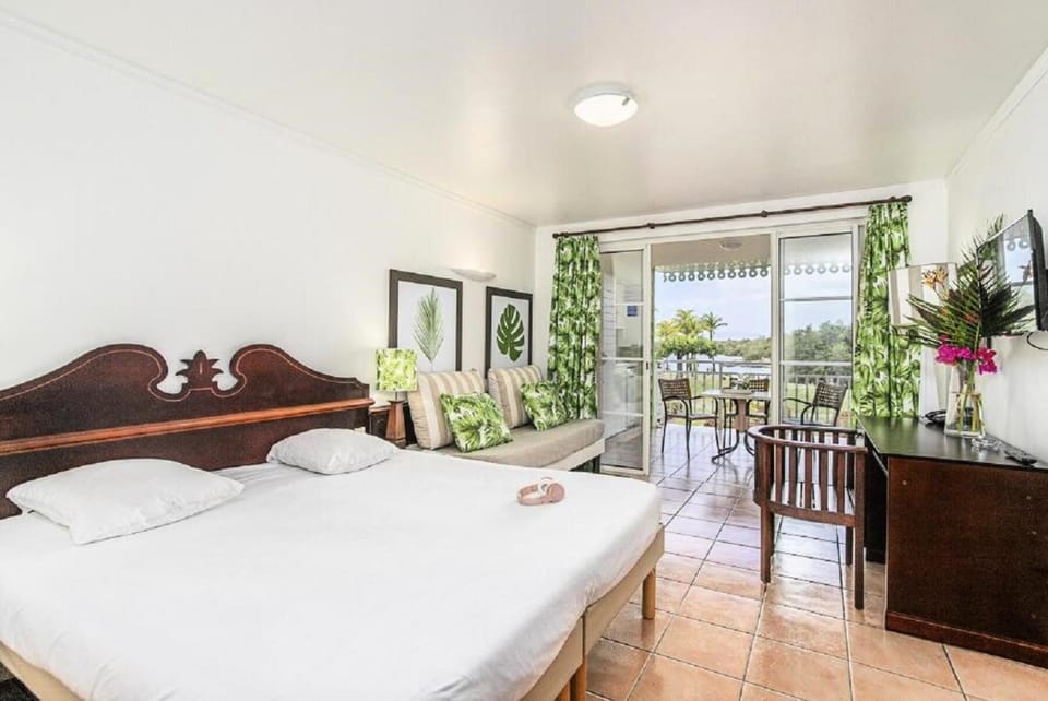 Bed, Bathroom, Bedroom, kitchen