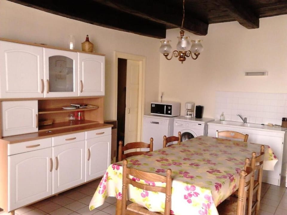 Gîte de France Gite du bourg 2 épis - Gîte de France 7 personnes MAE-9124 Apartment in Nouvelle-Aquitaine