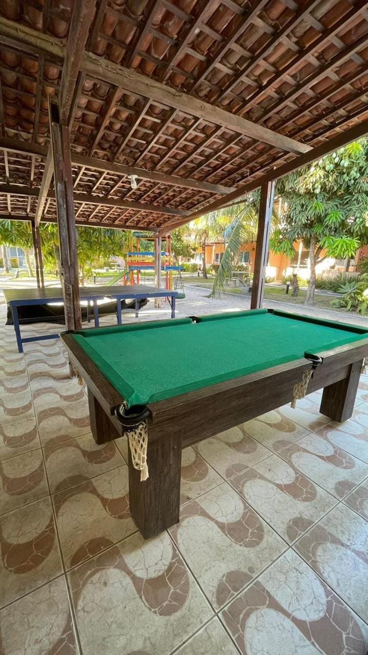 Billiard, Game Room