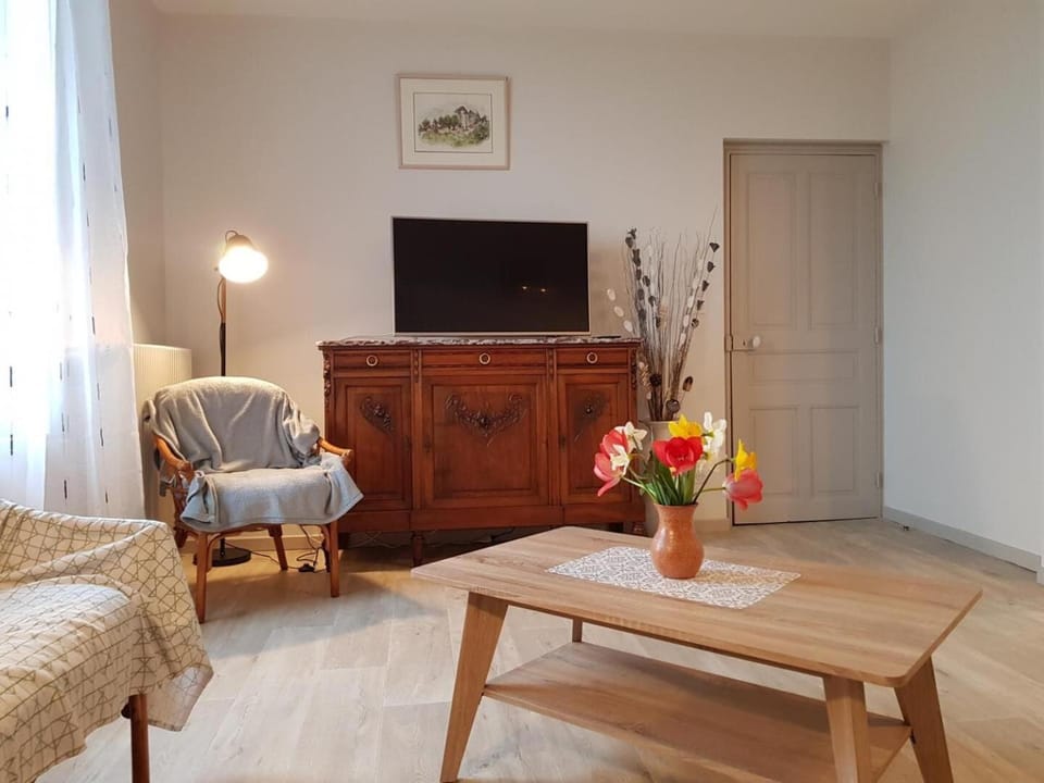 Gîte de France Gîte vallée de la sourdoire 3 épis - Gîte de France 6 personnes MAE-9184 Apartment in Nouvelle-Aquitaine