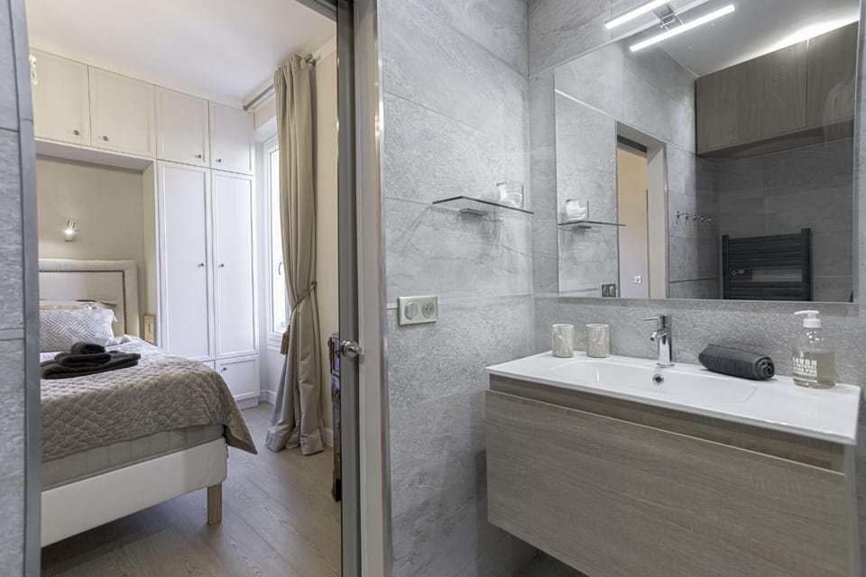 Bathroom, Bedroom