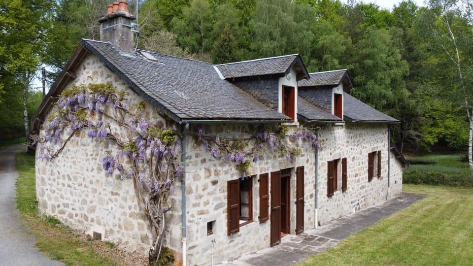 Gîte de France à Lignareix 3 épis - Gîte de France 8 personnes MAE-9224 Apartment in Nouvelle-Aquitaine