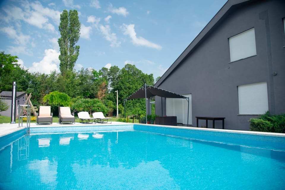 Garden, Balcony/Terrace, Pool view, sunbed