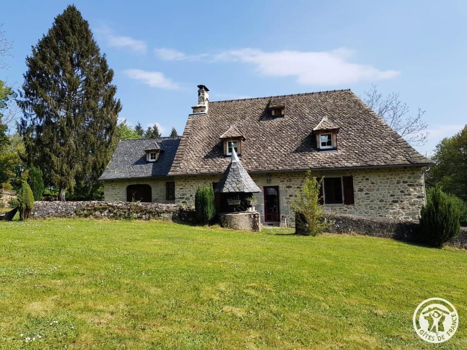 Gîte de France à Latronche 2 épis - Gîte de France 5 personnes MAE-9294 Apartment in Auvergne-Rhône-Alpes