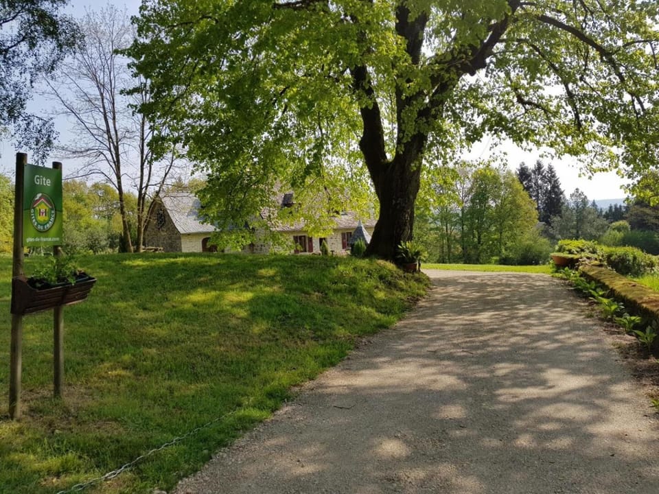 Gîte de France à Latronche 2 épis - Gîte de France 5 personnes MAE-9294 Apartment in Nouvelle-Aquitaine