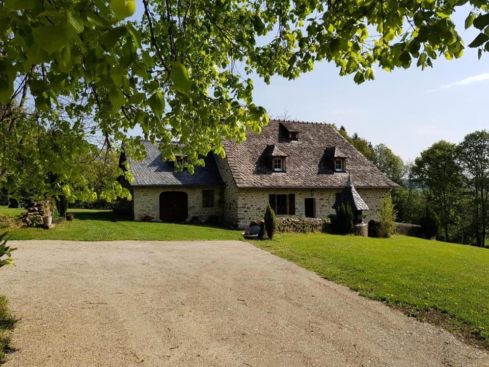 Gîte de France à Latronche 2 épis - Gîte de France 5 personnes MAE-9294 Apartment in Auvergne-Rhône-Alpes