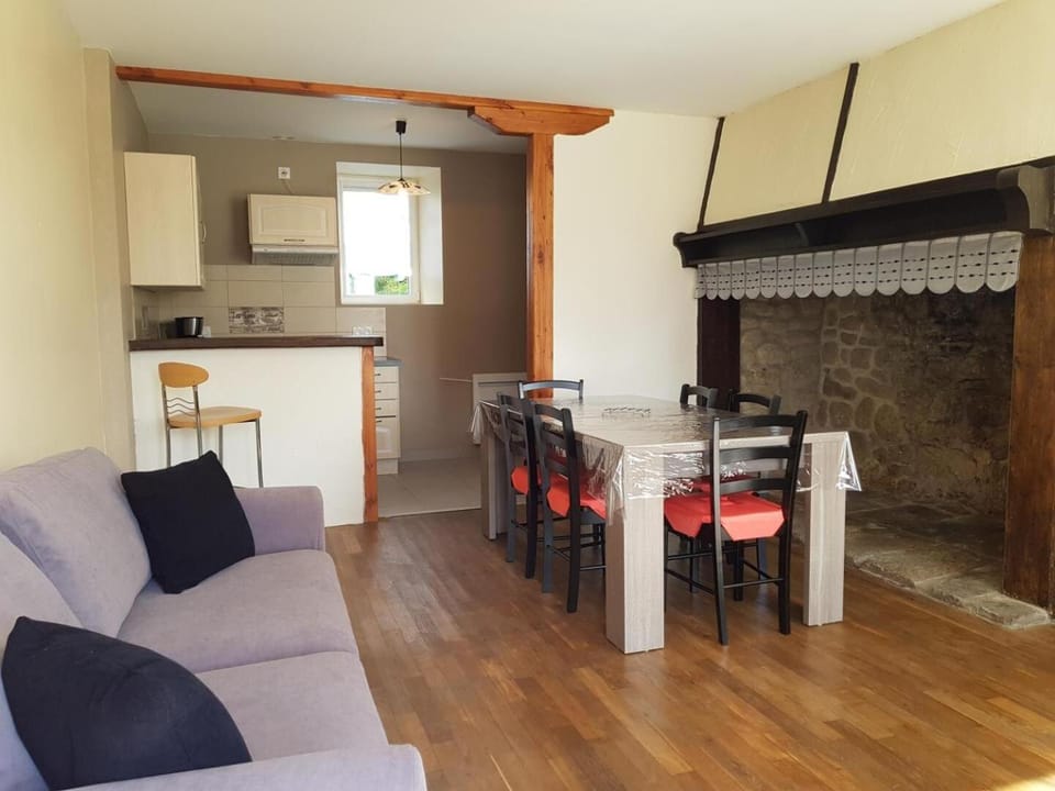 Gîte de France à Alleyrat 3 épis - Gîte de France 4 personnes MAE-9324 Apartment in Nouvelle-Aquitaine