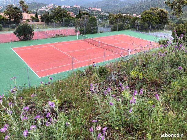 Tennis court