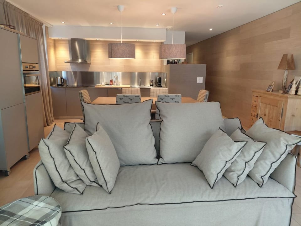 Comfortable apartment near the ski station with parking Apartment in Canton of Grisons