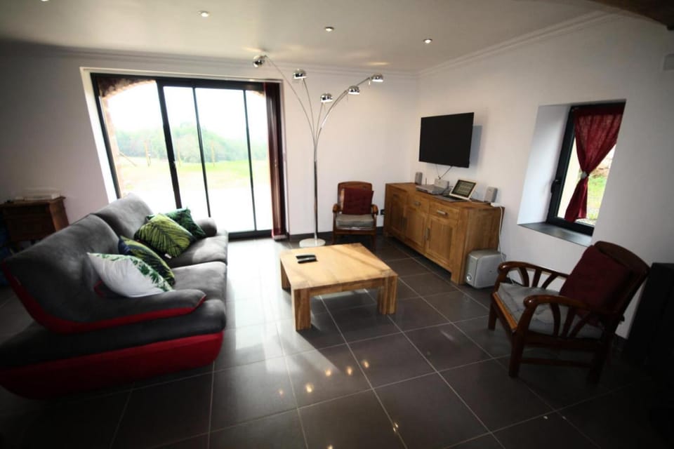 Gîte de France Le grand cluzel 4 épis - Gîte de France 8 personnes MAE-9554 Apartment in Nouvelle-Aquitaine