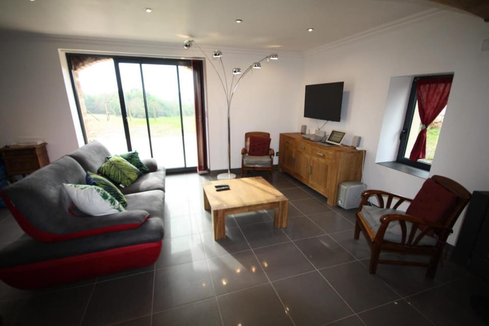 Gîte de France Le grand cluzel 4 épis - Gîte de France 8 personnes MAE-9554 Apartment in Nouvelle-Aquitaine