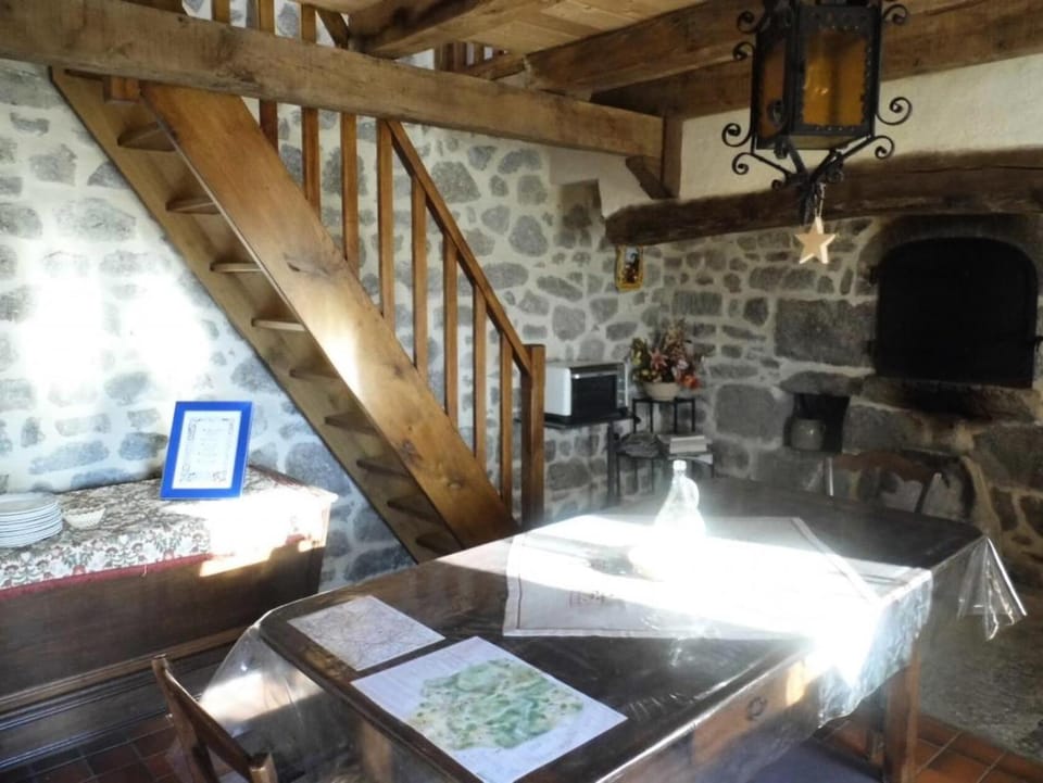 Gîte de France Le fournil 2 épis - Gîte de France 2 personnes MAE-9664 Apartment in Auvergne-Rhône-Alpes