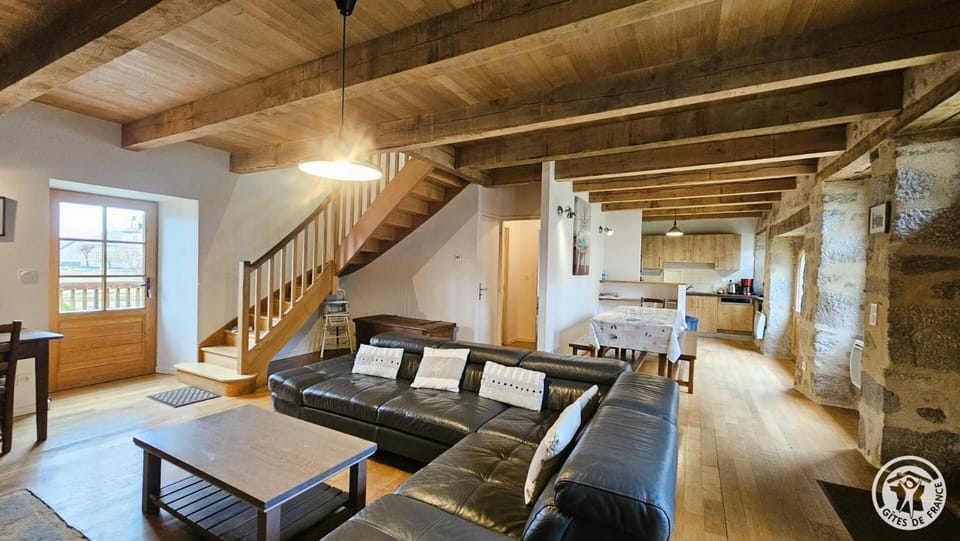 Gîte de France Maison raymond 3 épis - Gîte de France 12 personnes MAE-9804 Apartment in Nouvelle-Aquitaine