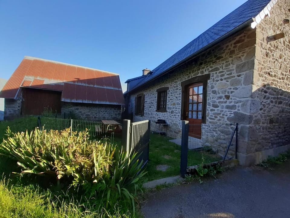 Gîte de France à Lamazière-Haute 2 épis - Gîte de France 5 personnes MAE-9934 Apartment in Nouvelle-Aquitaine
