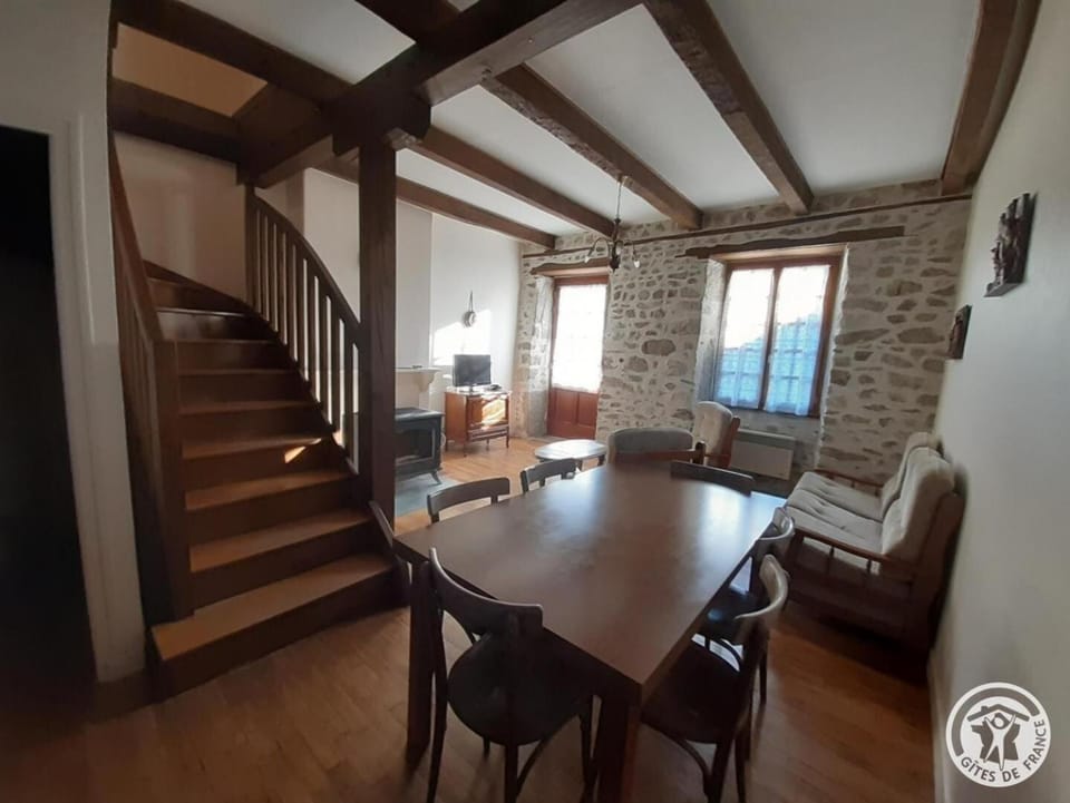 Gîte de France à Lamazière-Haute 2 épis - Gîte de France 5 personnes MAE-9934 Apartment in Nouvelle-Aquitaine