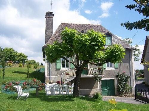 Gîte de France Vallée du clan 3 épis - Gîte de France 4 personnes MAE-9994 Apartment in Nouvelle-Aquitaine