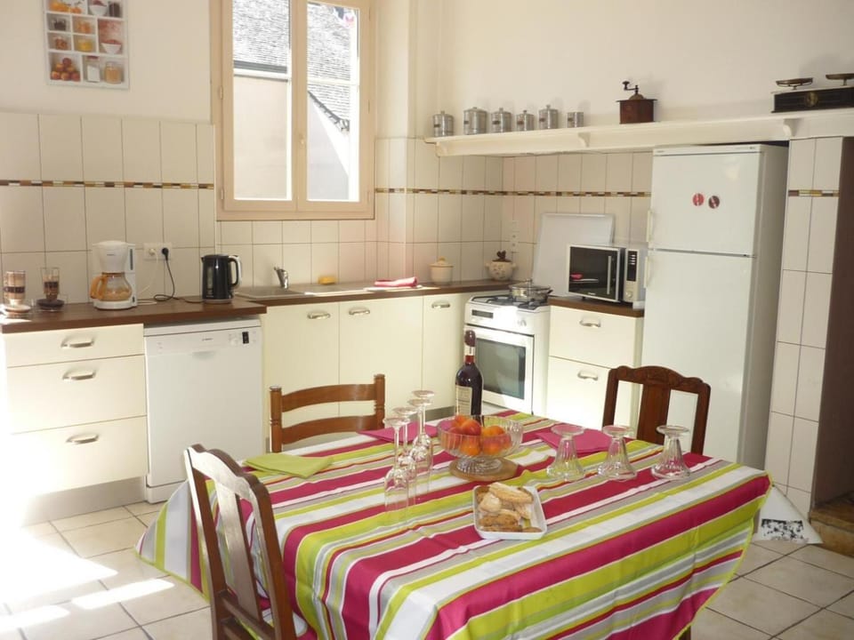 Gîte de France Le temps des prunes 3 épis - Gîte de France 9 personnes MAE-0184 Apartment in Nouvelle-Aquitaine