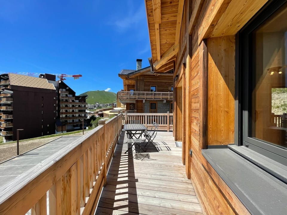 Patio, Balcony/Terrace, Mountain view