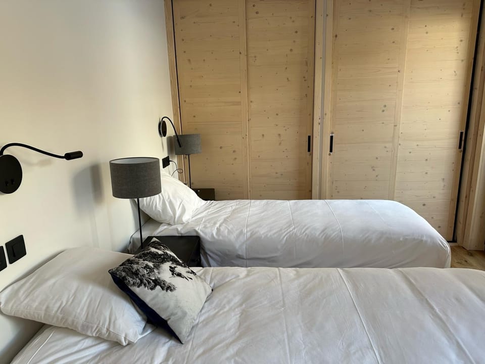 Bedroom, wardrobe