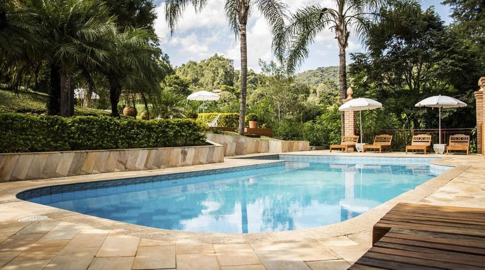 Day, Swimming pool