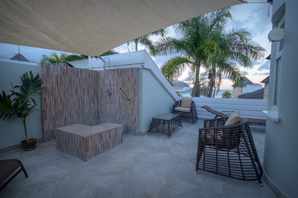 Patio, Balcony/Terrace, Seating area, Sea view