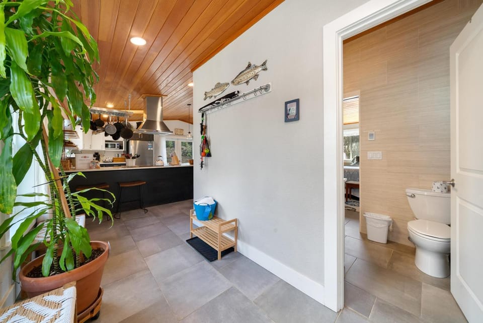 Elk Haven (Barefeet Retreat) House in Washington