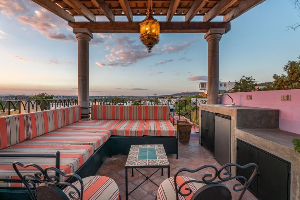 View (from property/room), Balcony/Terrace