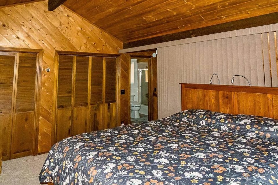 The Badger House House in Sierra Nevada