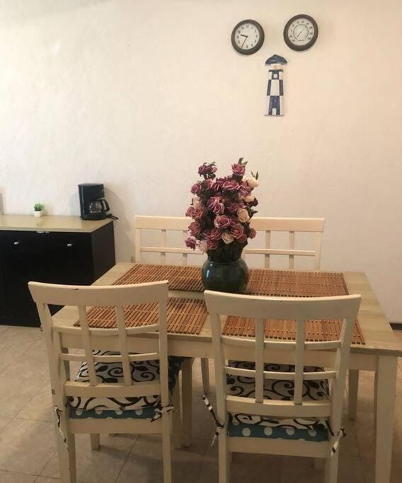 Departamento condominio en Ixtapa con alberca seguridad A/C Apartment in Ixtapa Zihuatanejo