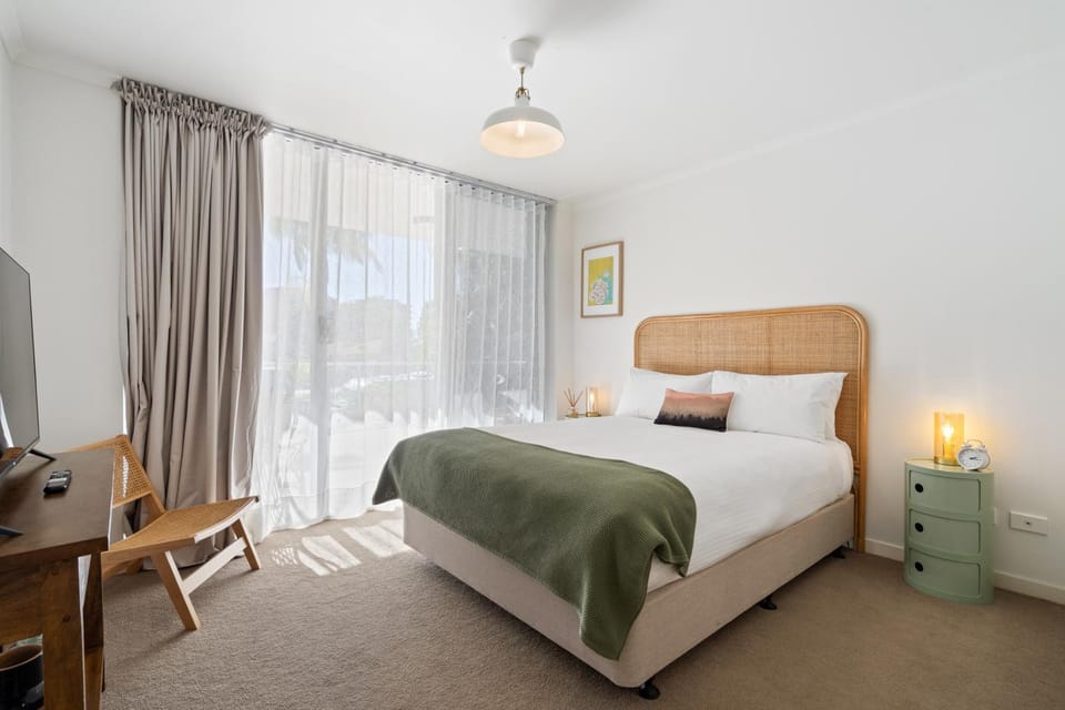 'Sage' at The Crest - Spacious ground floor apartment Apartment in Forster