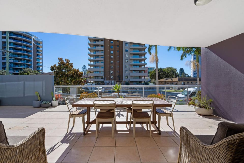 'Sage' at The Crest - Spacious ground floor apartment Apartment in Forster