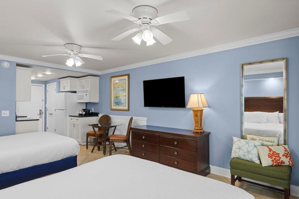 Bright and Beautiful Dunes Room 1st Floor Apartment in South Carolina