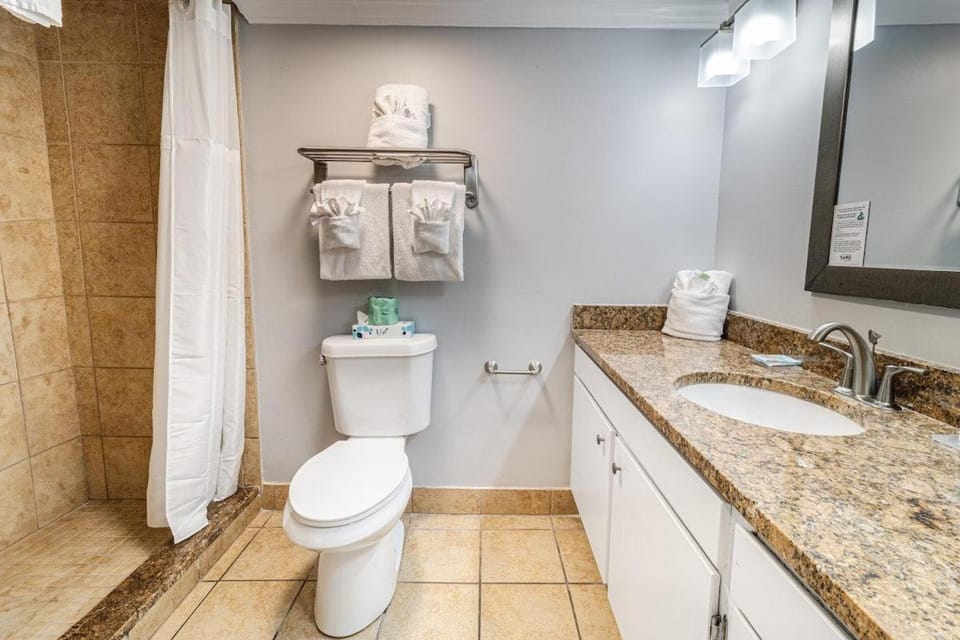 Attractive 1st Floor Oceanfront Room Apartment in South Carolina
