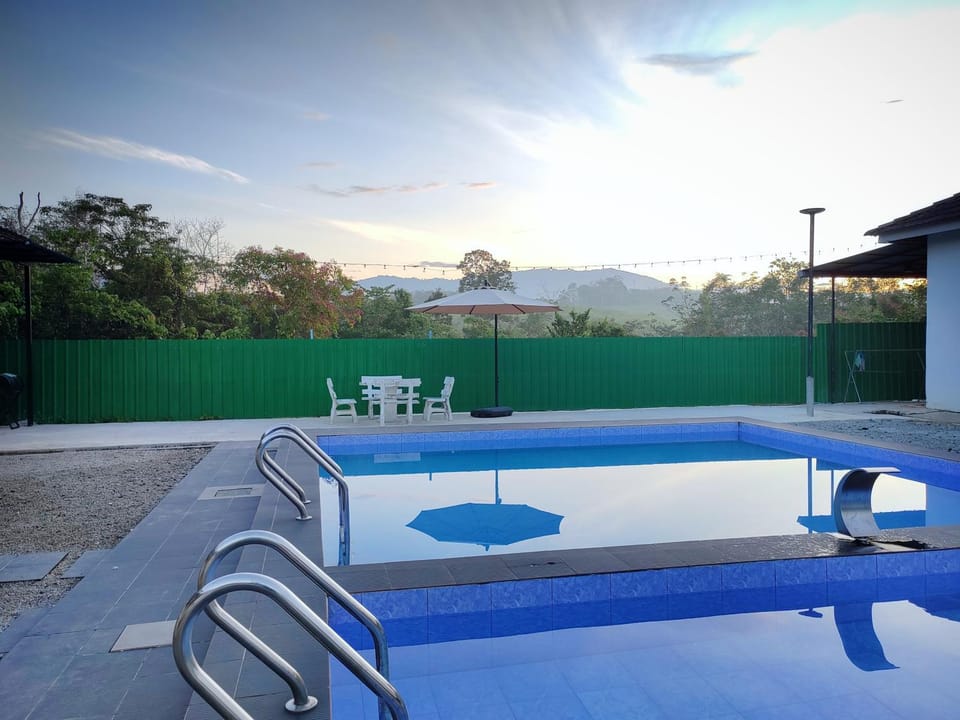 Dining area, Swimming pool, Dinner, Quiet street view