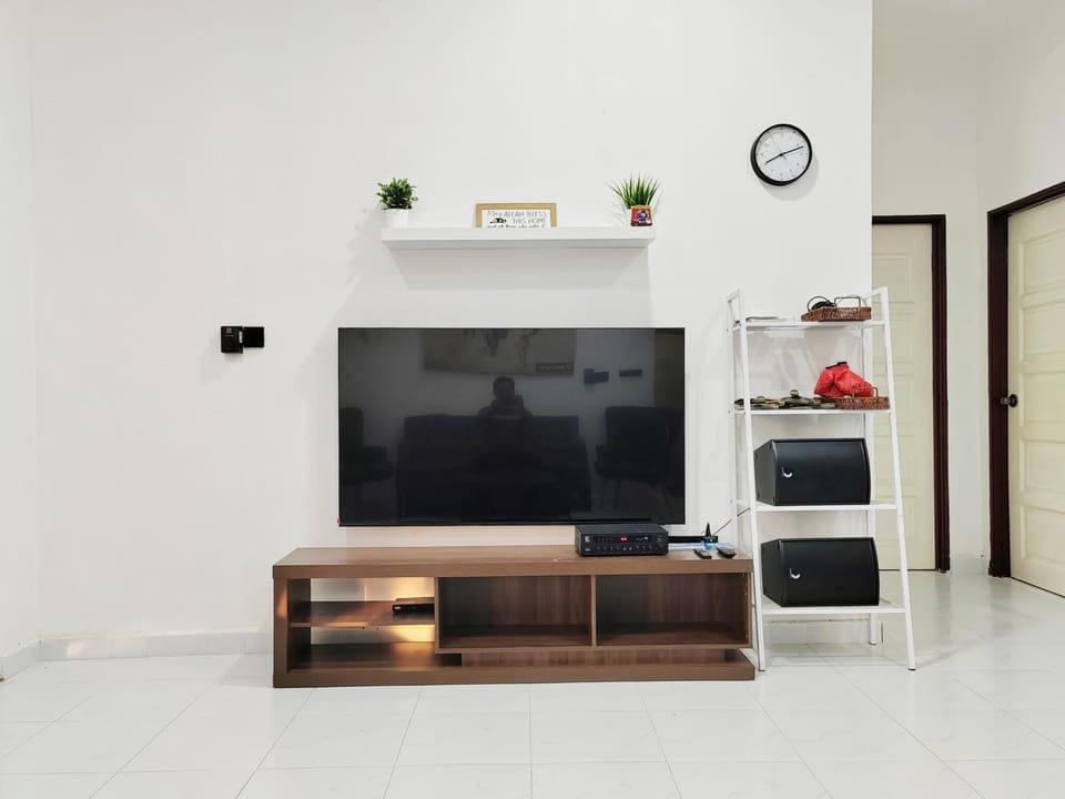 Karaoke, TV and multimedia