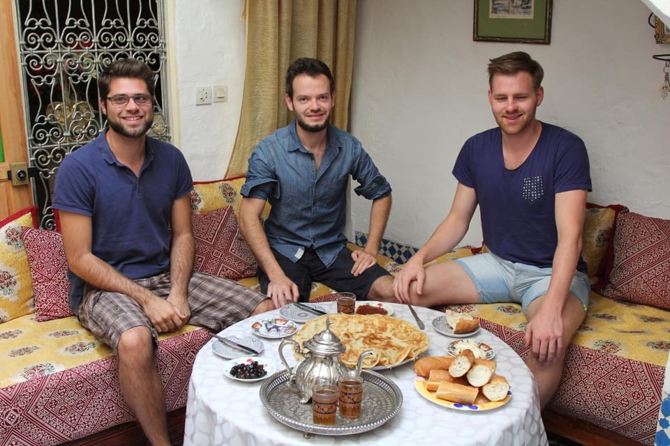 People, Food and drinks, Breakfast, Breakfast