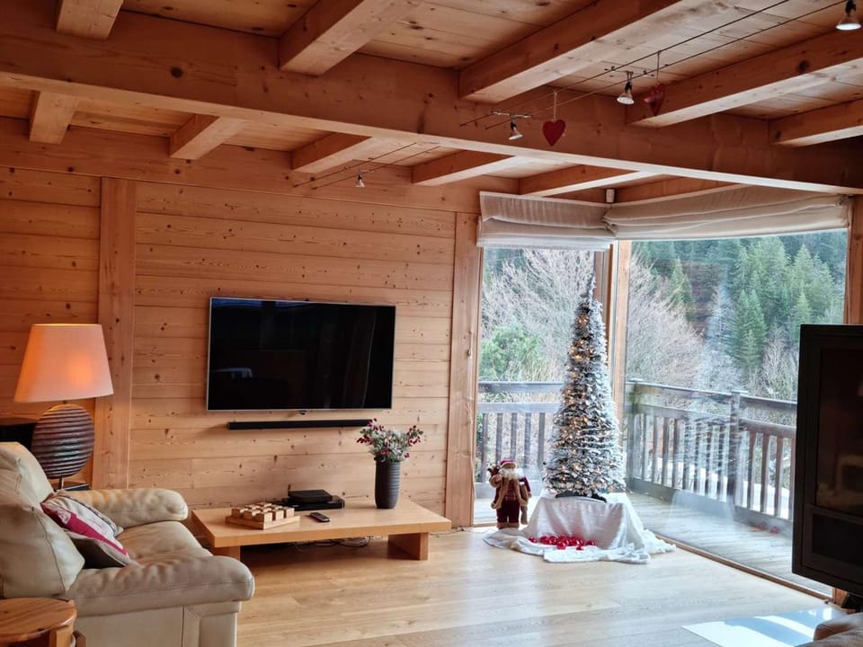 Chalet de luxe au calme avec salle de jeux, belle terrasse et proximité ski - Grand-Bornand - FR-1-458-193 Chalet in Le Grand-Bornand