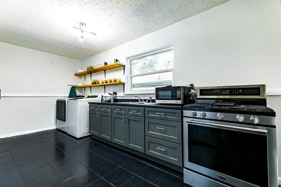Kitchen or kitchenette, kitchen