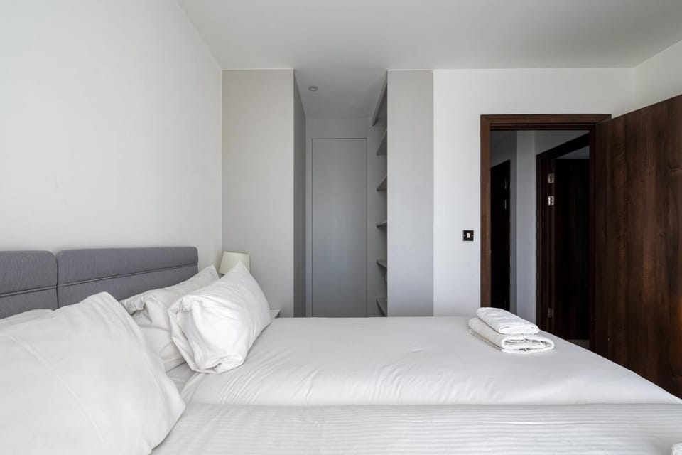 GuestReady - Spacious 2bed w Balcony in Battersea Apartment in London