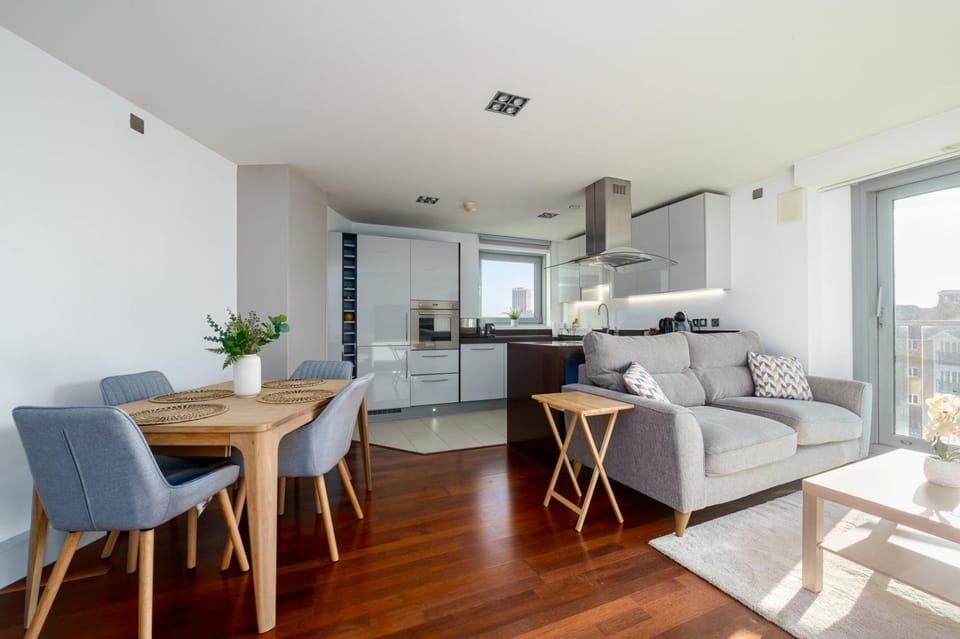 GuestReady - Modern 2bed w Balcony in Battersea Apartment in London
