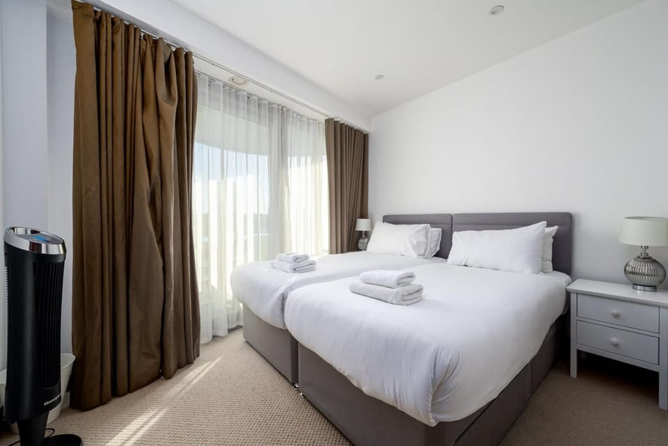 GuestReady - Spacious 2bed w Balcony in Battersea Apartment in London