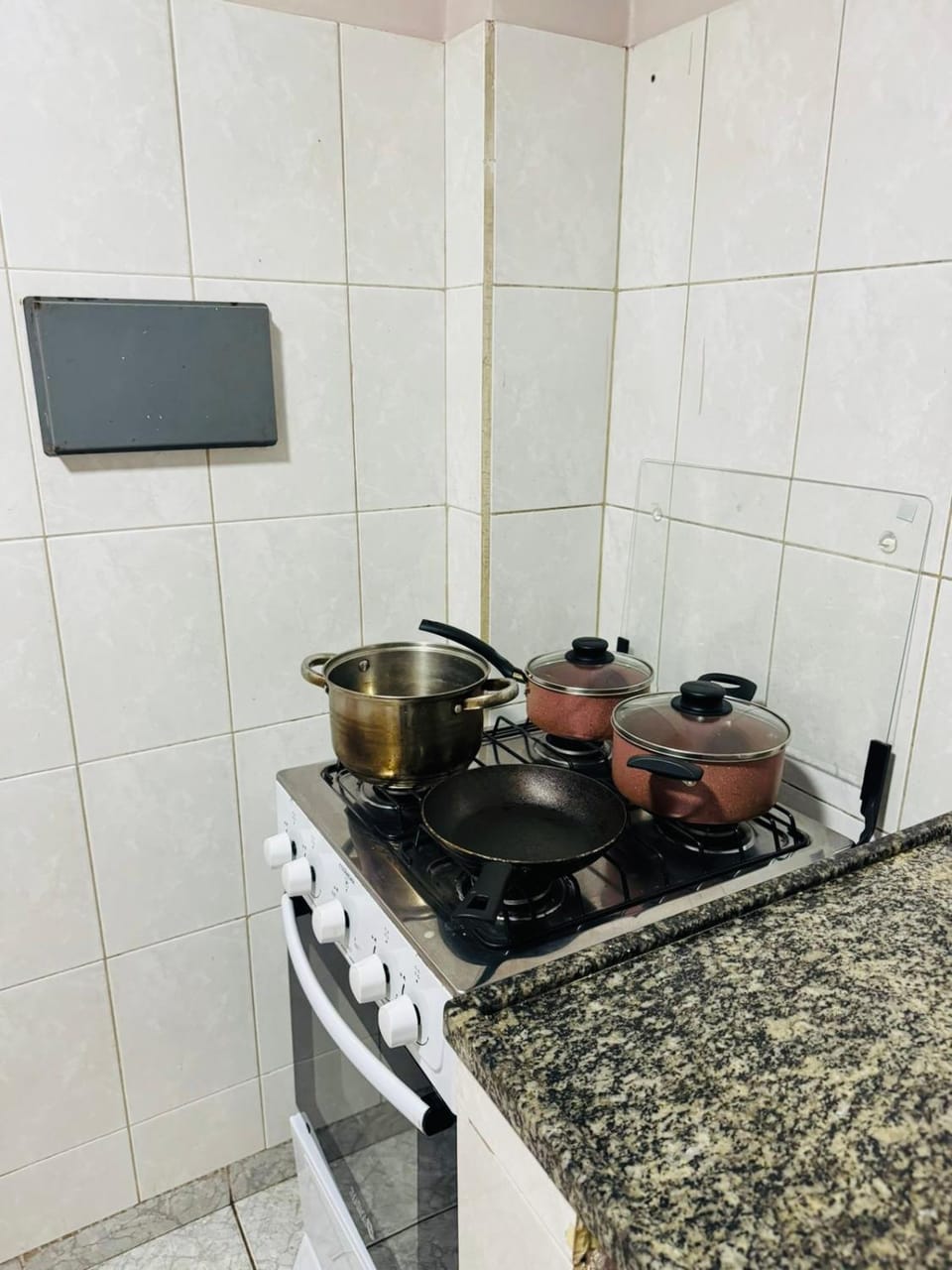 Depto dos habitaciones sobre avenida principal en Cataratas del Iguazú, con wifi Apartment in Puerto Iguazú