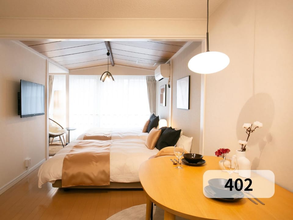Bed, TV and multimedia, Photo of the whole room, Bedroom, internet, towels, air conditioner