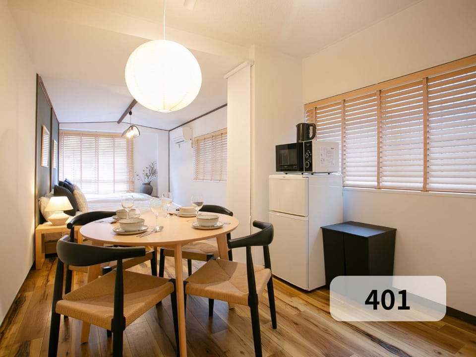 TV and multimedia, Living room, Dining area, microwave, air conditioner