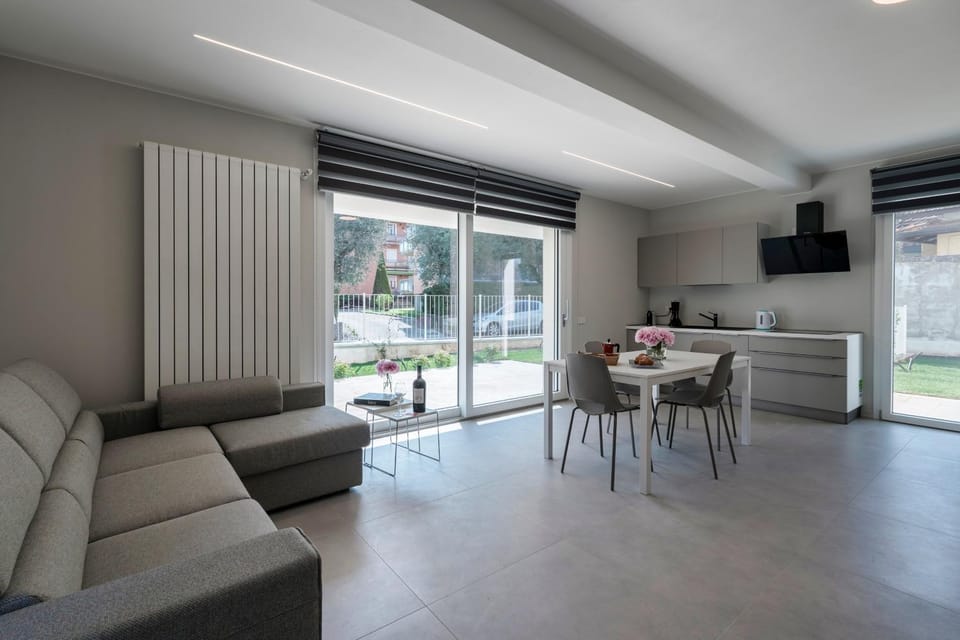 Kitchen or kitchenette, Living room, Dining area