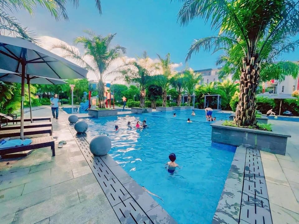 Pool view, Swimming pool