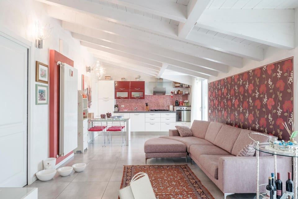 Kitchen or kitchenette, Living room, Seating area, Dining area, stove
